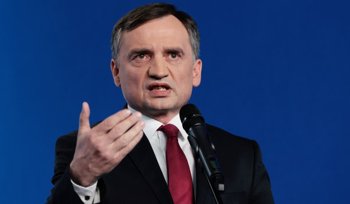 Zbigniew ziobro icin avrupa tutuklama emri ena talep edildi 44819