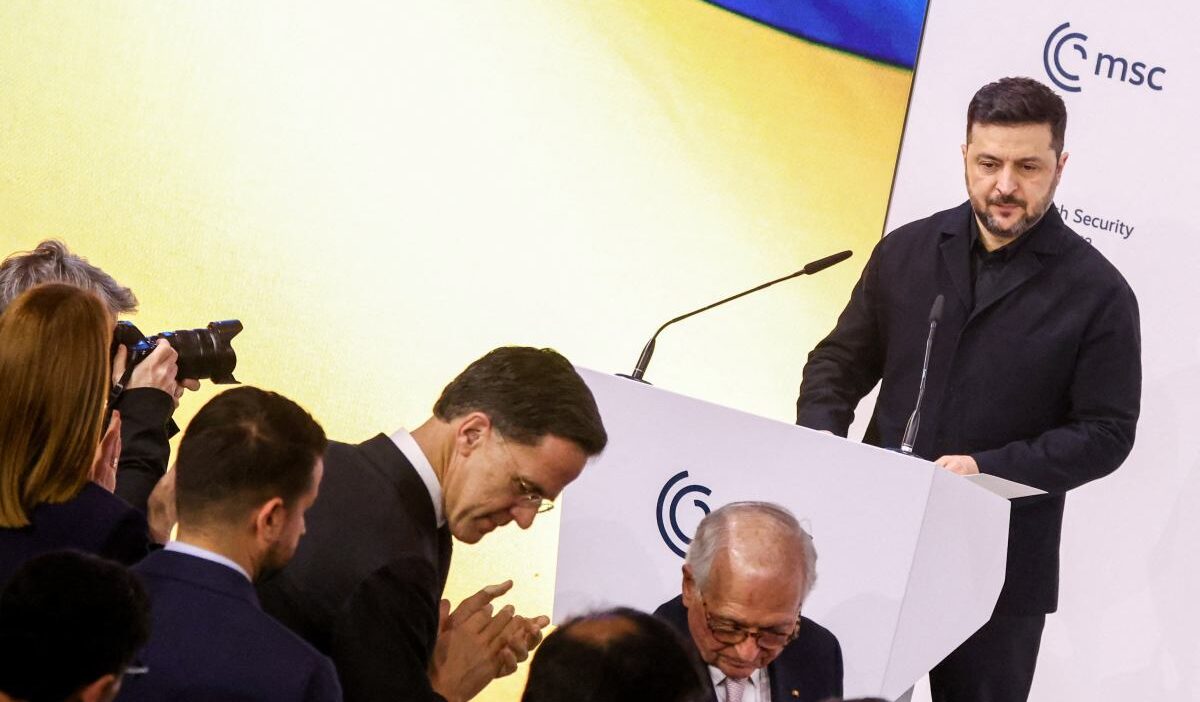 Zelenski guvenlik garantilerinin 20 50 yil olmasini i stiyor 46535