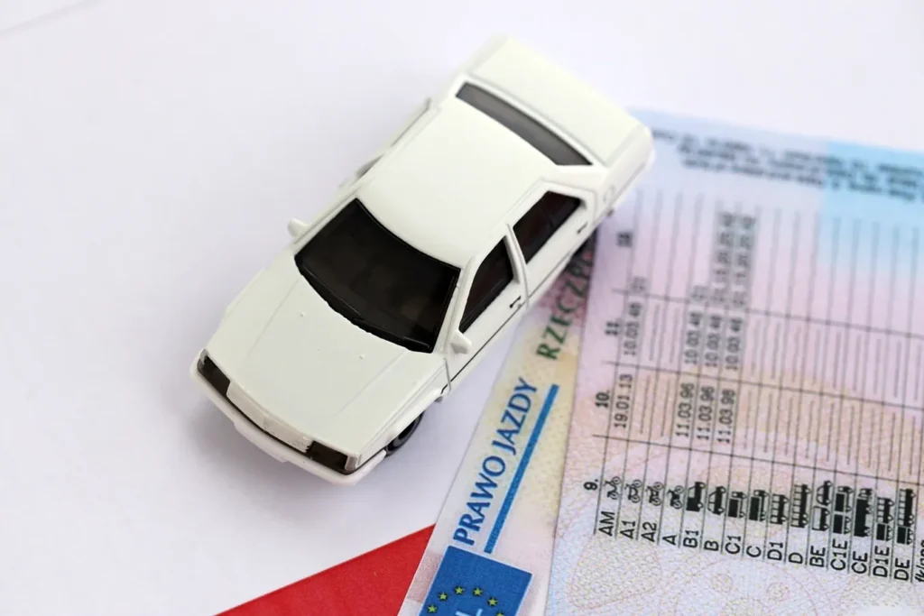 30 mart 2026 dan i tibaren suruculer i cin yeni kisitlamalar kontrollu kayma ve tek tekerlekli surus yasaklandi 55130