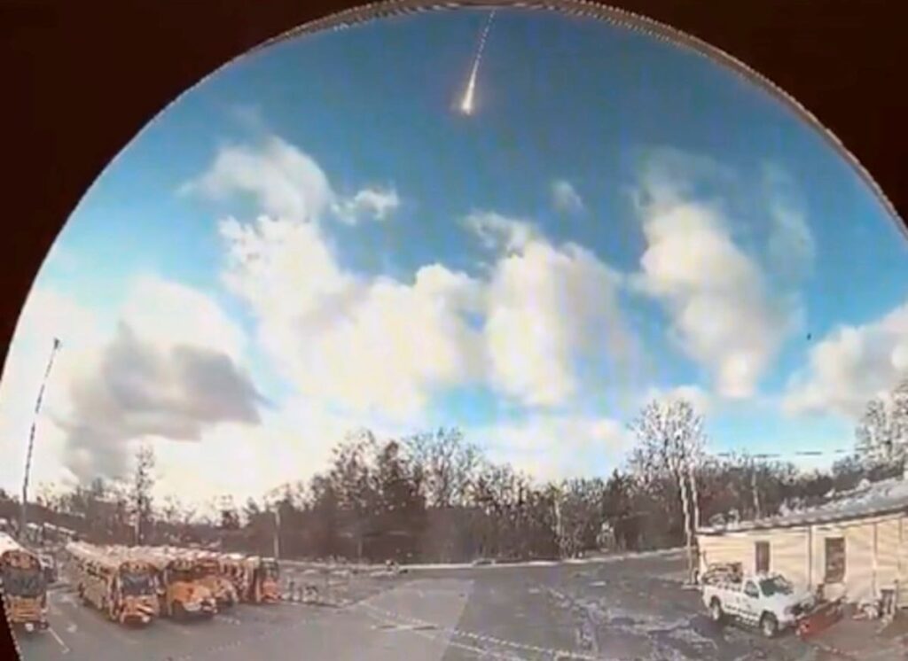 abd de gunduz vakitinde gorunen parlak meteor olayi saskinlik yaratti 52377