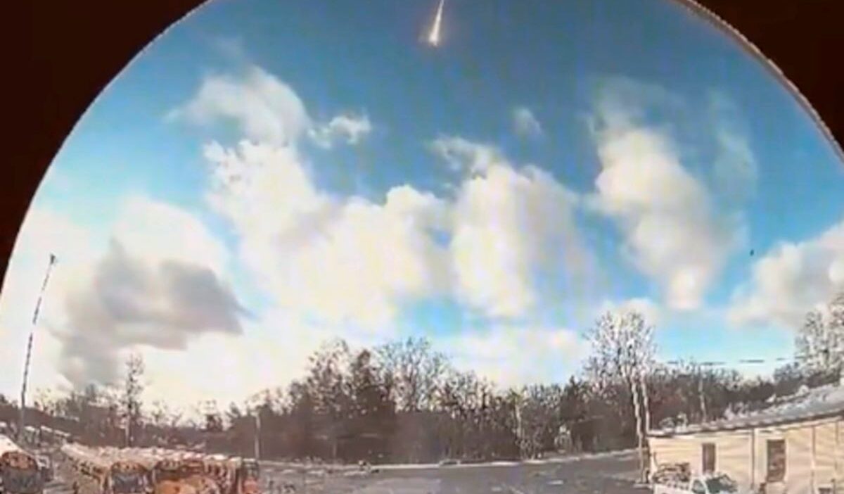 Abd de gunduz vakitinde gorunen parlak meteor olayi saskinlik yaratti 52377