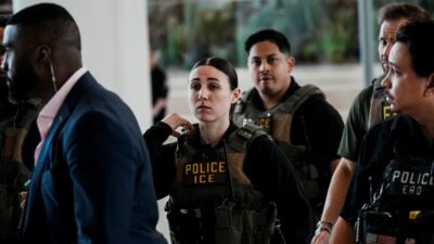 Abd havalimanlarinda ice gorevlendirmesi tsa personel krizine mudahale ve siyasi gerilim 54555