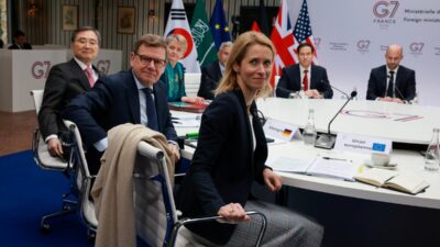 Abd li ve estonyali yetkililer arasinda ukrayna daki savas konusunda gergin tartisma 56286