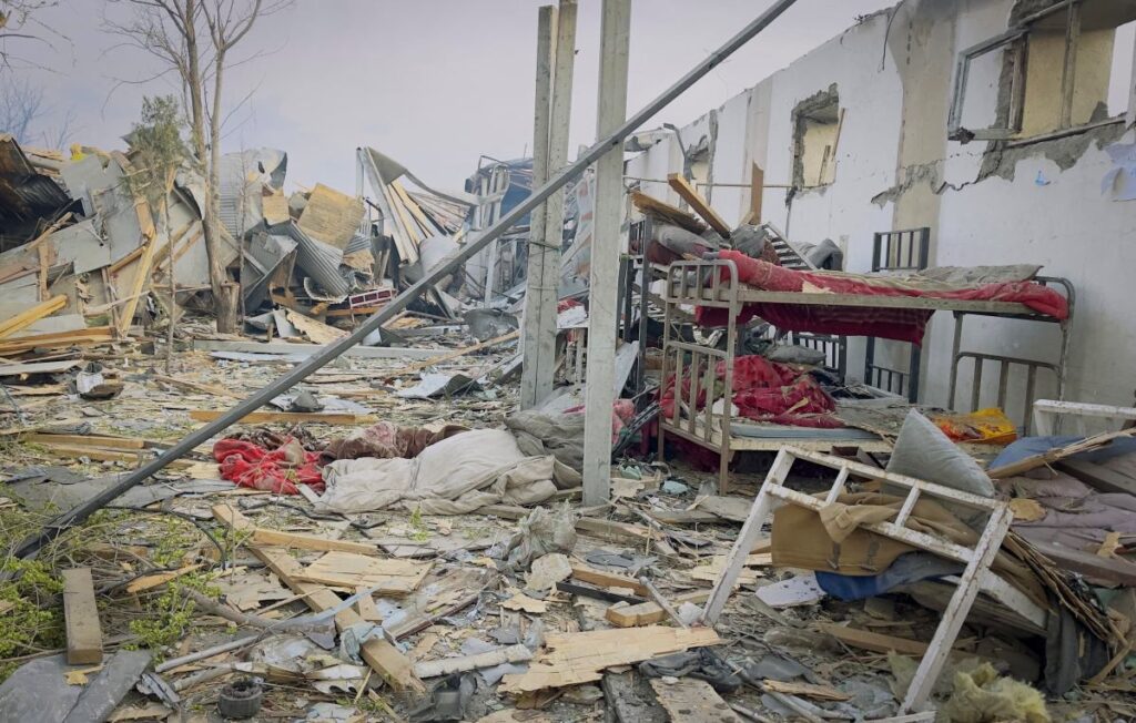 afganistan da hastane saldirisinda olu sayisi 400 e yukseldi pakistan suclamalari reddediyor 52011