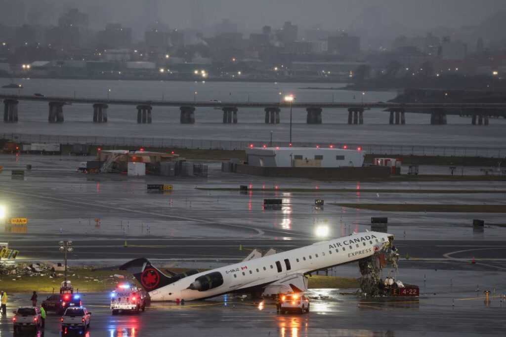 air canada ucagi ile i tfaiye araci carpisti hostes hayatta kurtuldu 54622