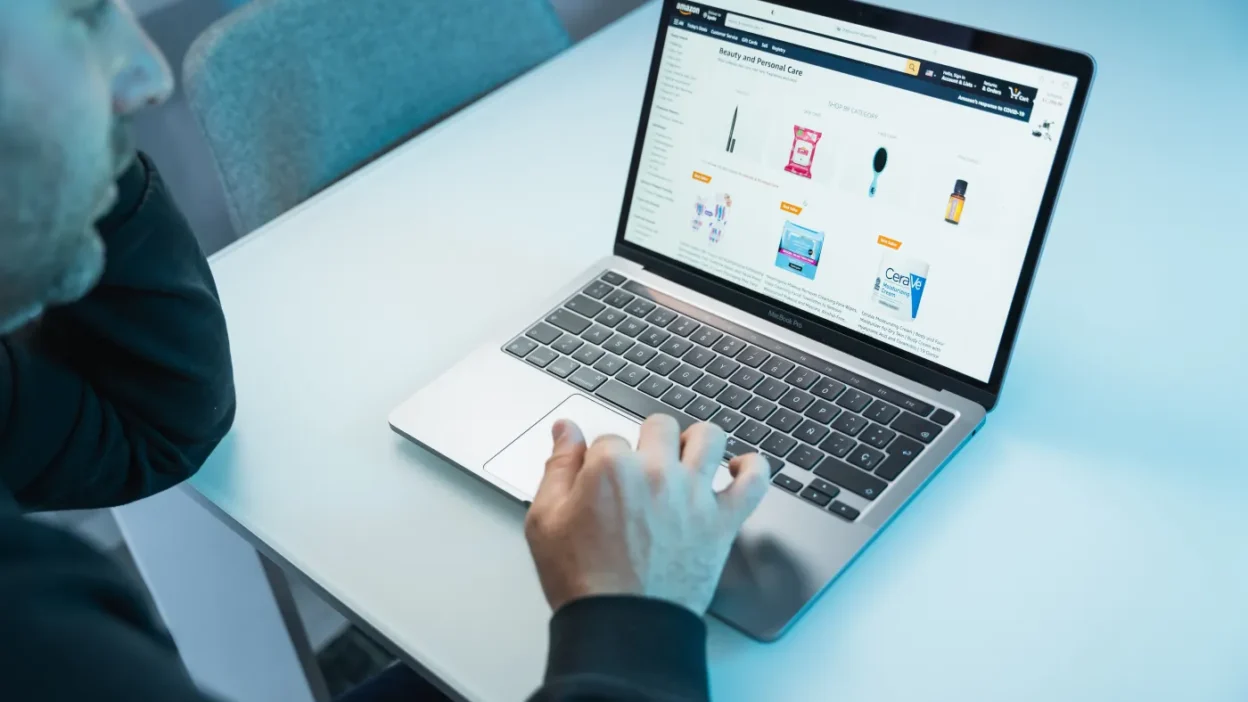 Avrupa komisyonu'ndan e-ticaret sitelerine yönelik i̇ndirim denetimi: üçte birinde usulsüzlük 1 Avrupa komisyonu ndan e ticaret sitelerine yonelik i ndirim denetimi ucte birinde usulsuzluk 55651