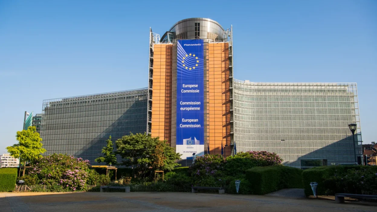 Avrupa komisyonu ndan slovakya nin yabanci plakali araclara yonelik akaryakit uygulamasina tepki 54935