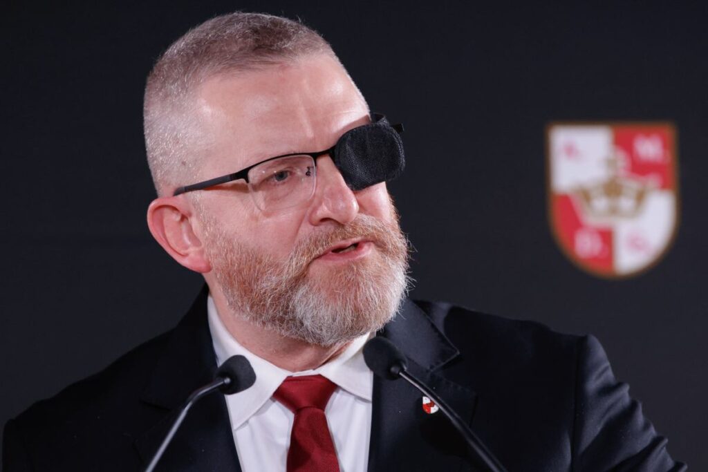 avrupa parlamentosu ndan grzegorz braun a i ki suclamadan bagisiklik kaldirilmasi 55522