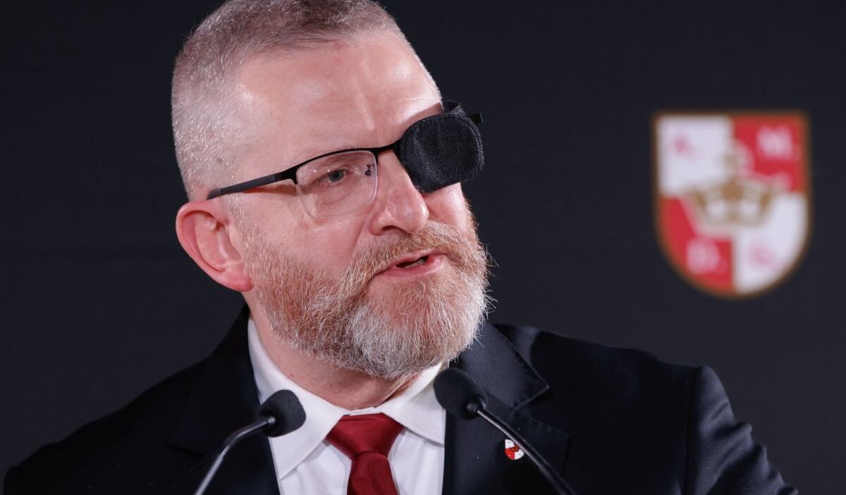 Avrupa parlamentosu’ndan grzegorz braun’a i̇ki suçlamadan bağışıklık kaldırılması 1 Avrupa parlamentosu ndan grzegorz braun a i ki suclamadan bagisiklik kaldirilmasi 55522