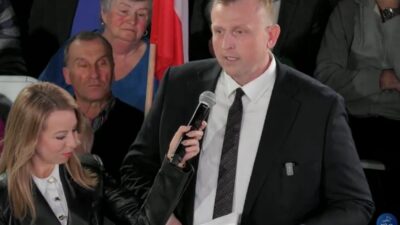 Avrupa parlamentosu uyesi buczek bakan carnek in toplantisinda giris engeliyle karsilasti 54040