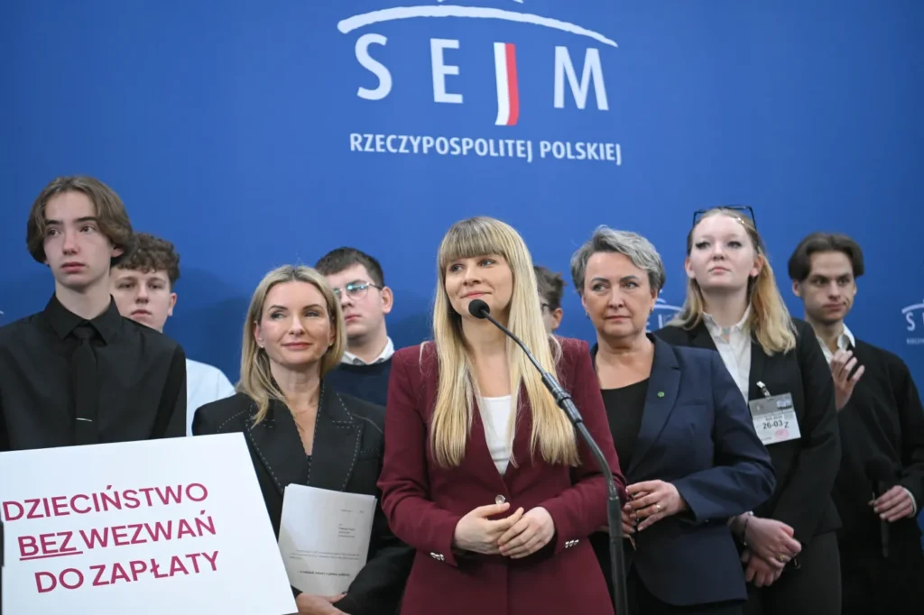 cocuklar yetiskinlerin huzurevi masraflarindan sorumlu tutulmayacak polonya da tartismali uygulamaya son veriliyor 55562