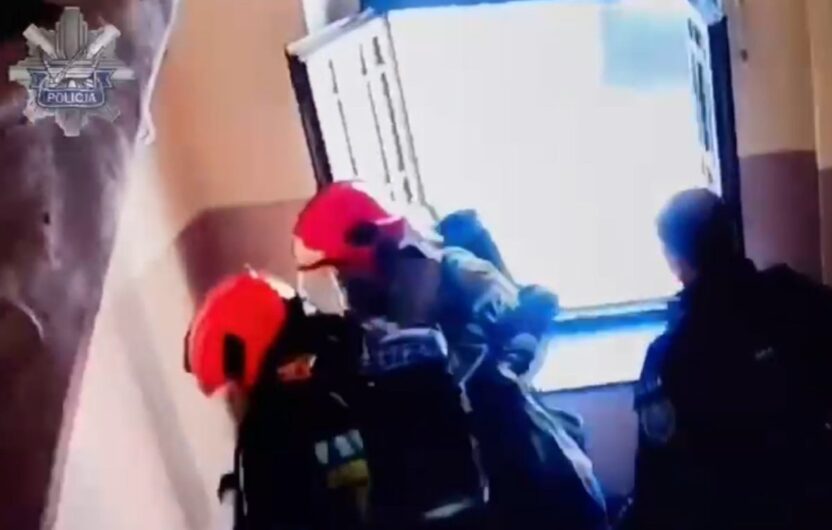 Łódź'da yaşlı adamı kurtarma operasyonu: polis memuru gazdan etkilendi 6 D da yasli adami kurtarma operasyonu polis memuru gazdan etkilendi 53812