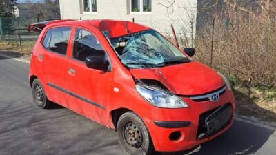 Garwoliński'de bisikletliye çarpma kazası: 32 yaşındaki yaralı helikopterle hastaneye kaldırıldı 2 Garwoli ski de bisikletliye carpma kazasi 32 yasindaki yarali helikopterle hastaneye kaldirildi 50998