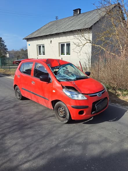 Garwoliński'de bisikletliye çarpma kazası: 32 yaşındaki yaralı helikopterle hastaneye kaldırıldı 1 Garwoli ski de bisikletliye carpma kazasi 32 yasindaki yarali helikopterle hastaneye kaldirildi 50998