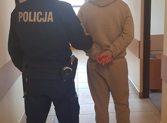 Hindistan vatandaşı, sürücülük yasağına rağmen scooterla yakalandı, sınır dışı edilecek 1 Hindistan vatandasi suruculuk yasagina ragmen scooterla yakalandi sinir disi edilecek 50610