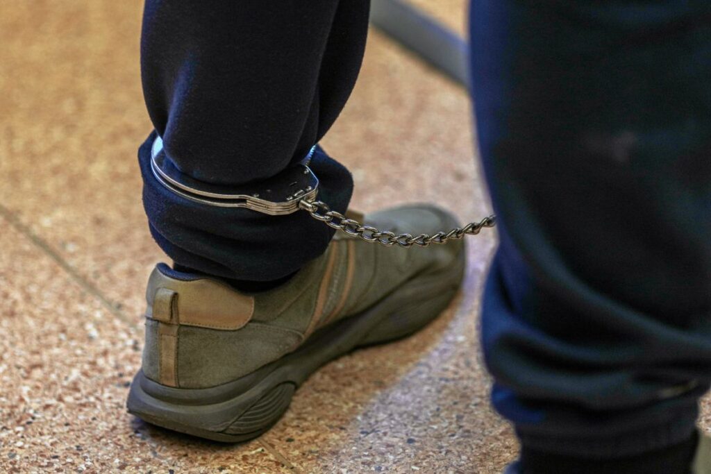 i ngiltere de 12 yasindaki kiz cocuguna tecavuzden 15 yil hapis cezasi 56117