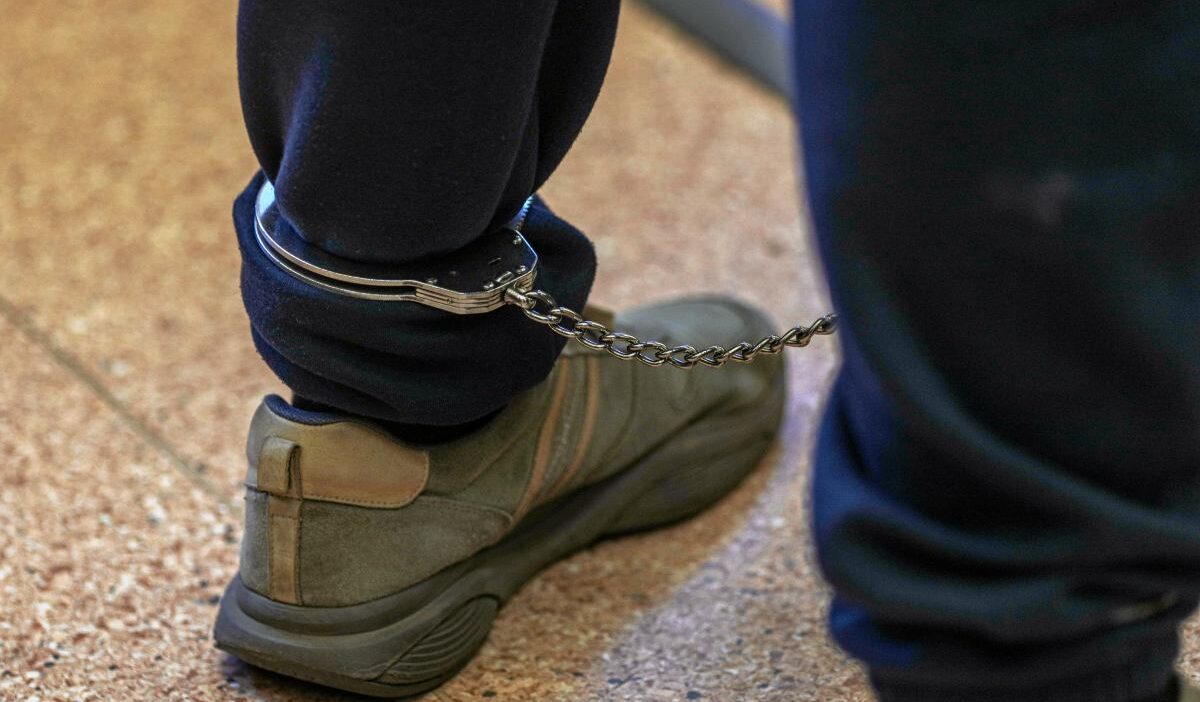 İngiltere'de 12 yaşındaki kız çocuğuna tecavüzden 15 yıl hapis cezası 1 I ngiltere de 12 yasindaki kiz cocuguna tecavuzden 15 yil hapis cezasi 56117