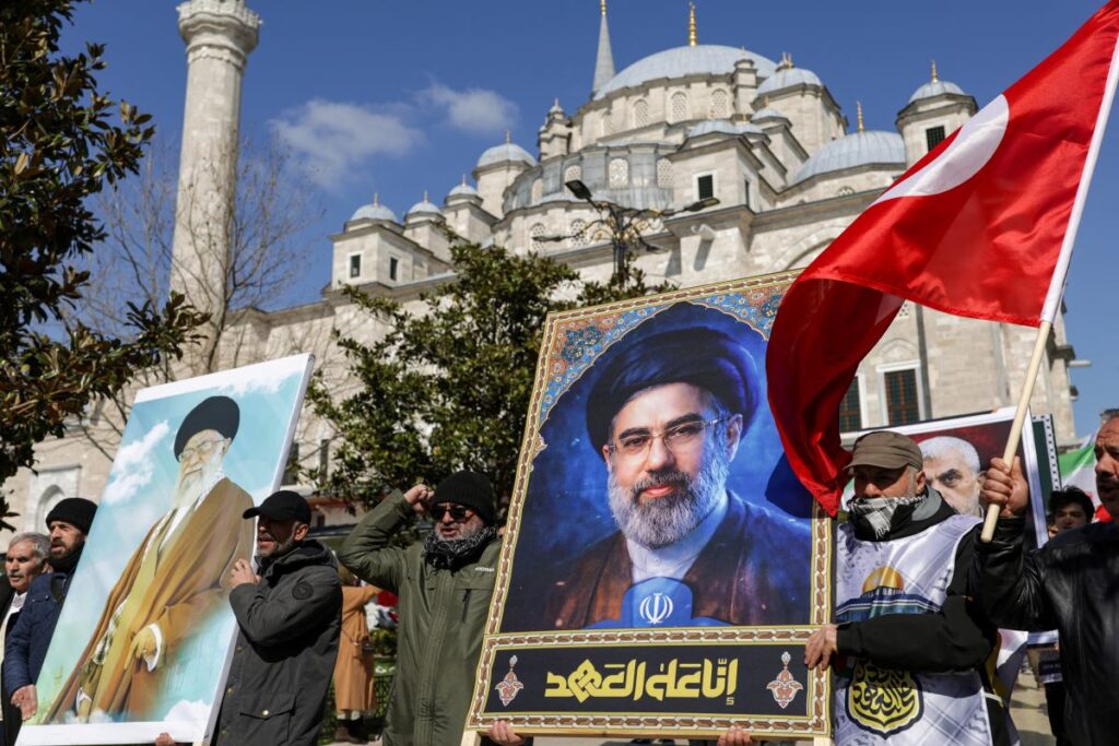 i ran da yeni lider chamenei nin durumu ve abd i srail tehditleri 56712