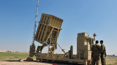 I ran dan i srail e yonelik fuze saldirisi hava savunma sistemleri aktive edildi 50602