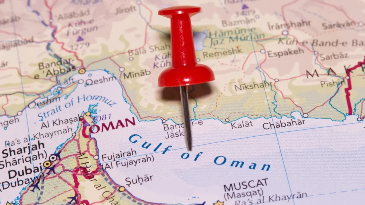 İran, hürmüz boğazı'nı kapatma tehdidinde: abd'ye karşı sert uyarı 1 I ran hurmuz bogazi ni kapatma tehdidinde abd ye karsi sert uyari 54116