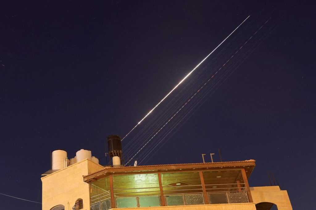 i ran i srail ve korfez ulkelerine karsilikli saldirilar duzenledi 52404