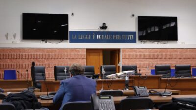 I talya da anne 31 yasindaki ogluyla mahkemelik oldu artik kendi ayaklari uzerinde durmali 54261