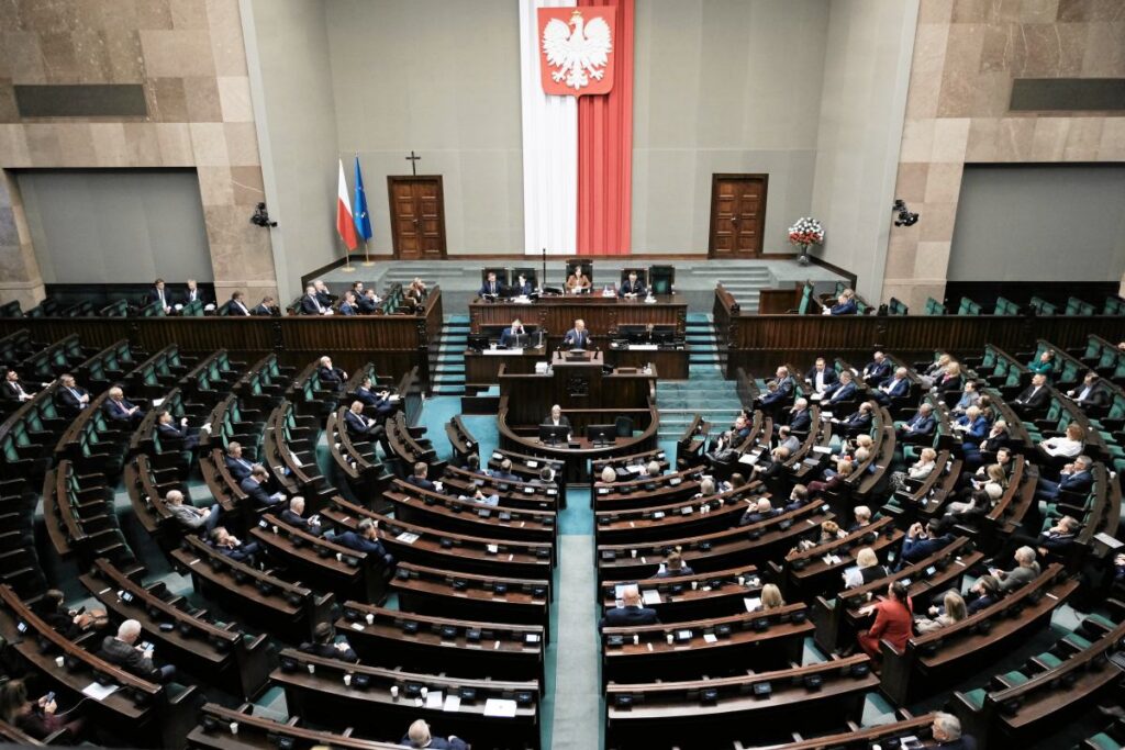 ibris ve opinia24 anketleri koalicja obywatelska ile pis in secim sonuclarini ve hukumet kurma olasiliklarini ortaya koydu 51320