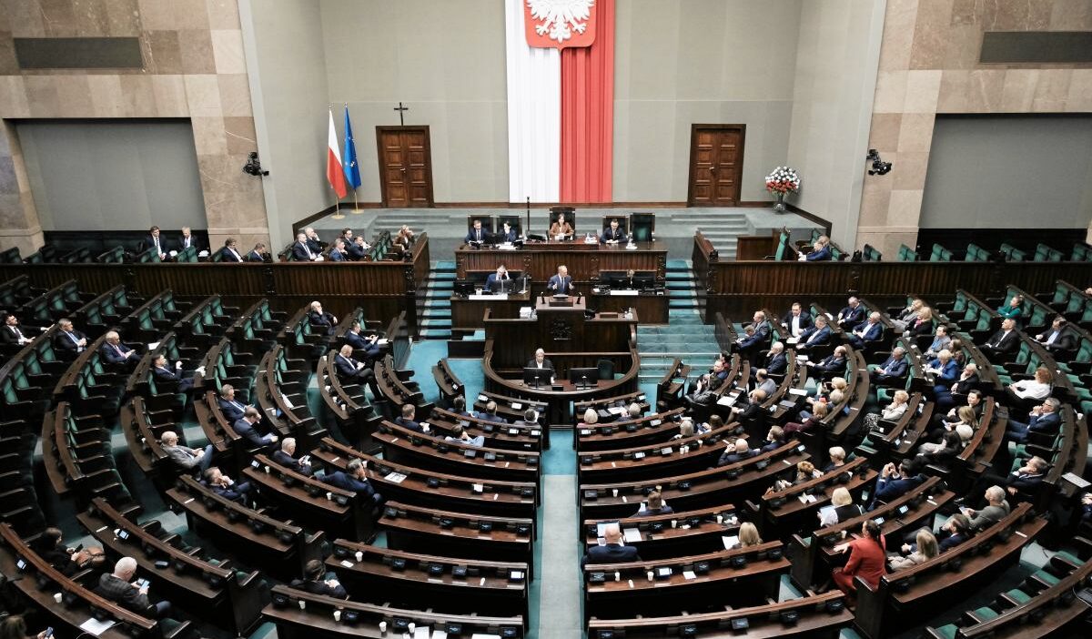 Ibris ve opinia24 anketleri koalicja obywatelska ile pis in secim sonuclarini ve hukumet kurma olasiliklarini ortaya koydu 51320