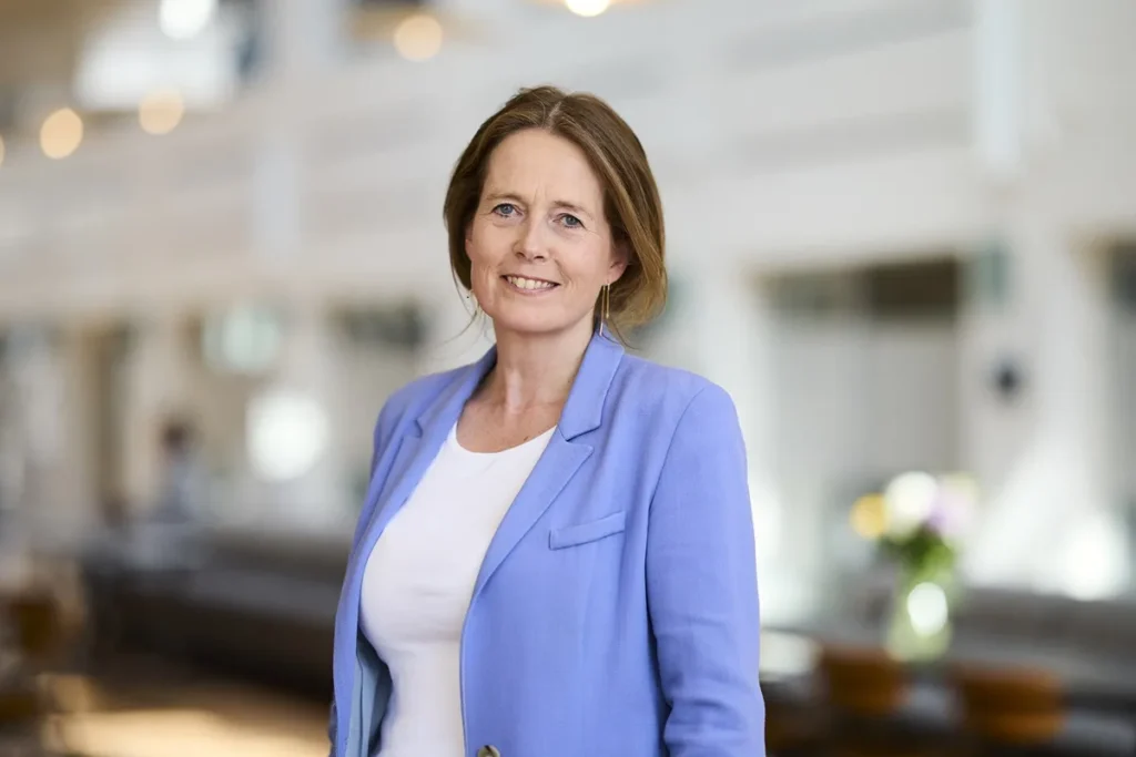 julie enevold brooker johnson johnson innovative medicine polska nin yeni yonetici direktoru oldu 54756