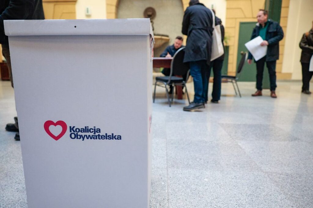 koalisyon i cindeki secimlerde i tirazlar artiyor tusk in konumu saglam 53739