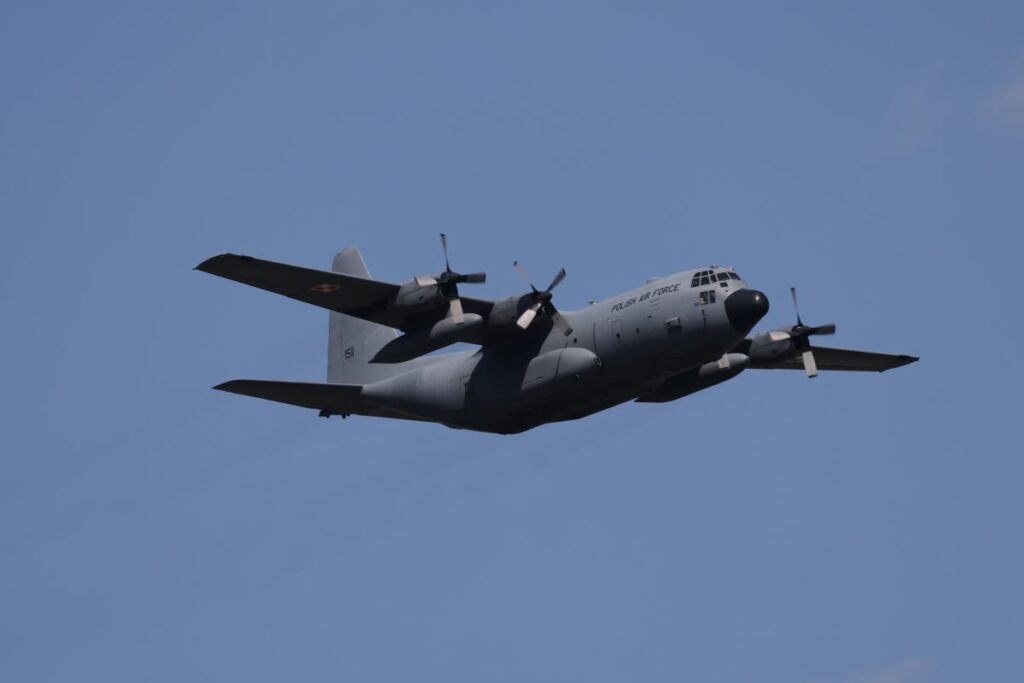 kolombiya da hercules askeri ucagi kalkista dustu cok sayida asker yarali 54477