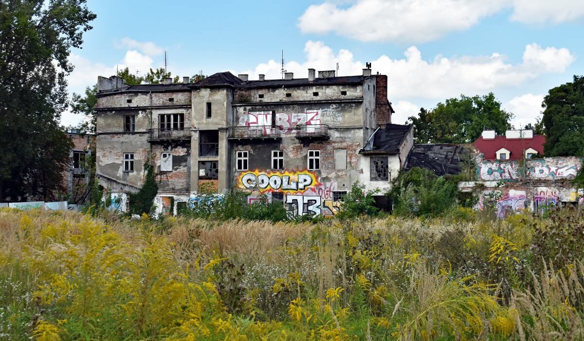 Krakow da bina catisi cokmesi arama kurtarma calismalari devam ediyor 51525