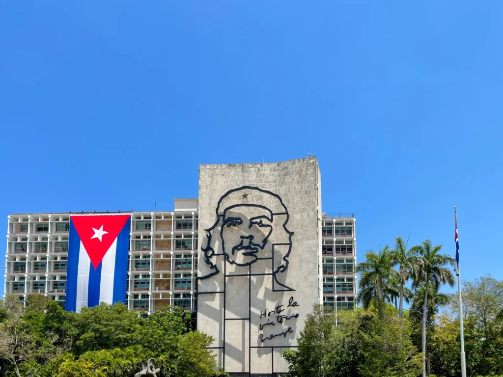 kuba abd den olasi bir saldiriya karsi ordusunu hazirliyor 54236