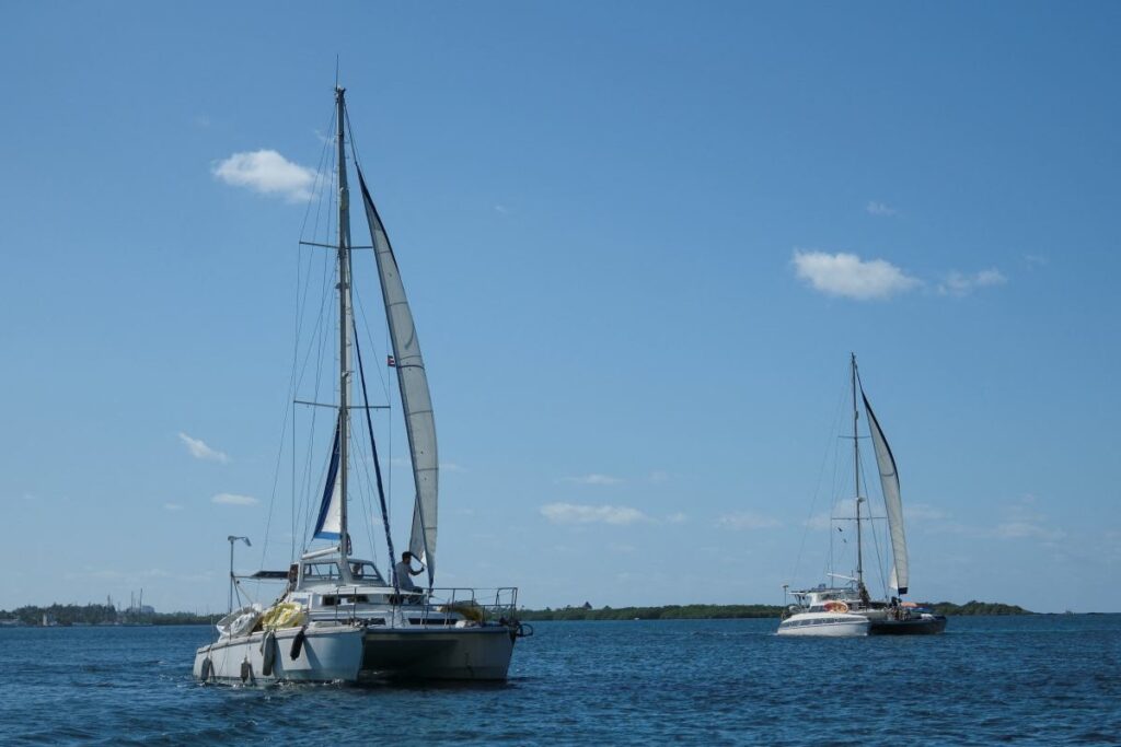 kuba ya yardim tasiyan katamaranlardan haber alinamiyor 56204