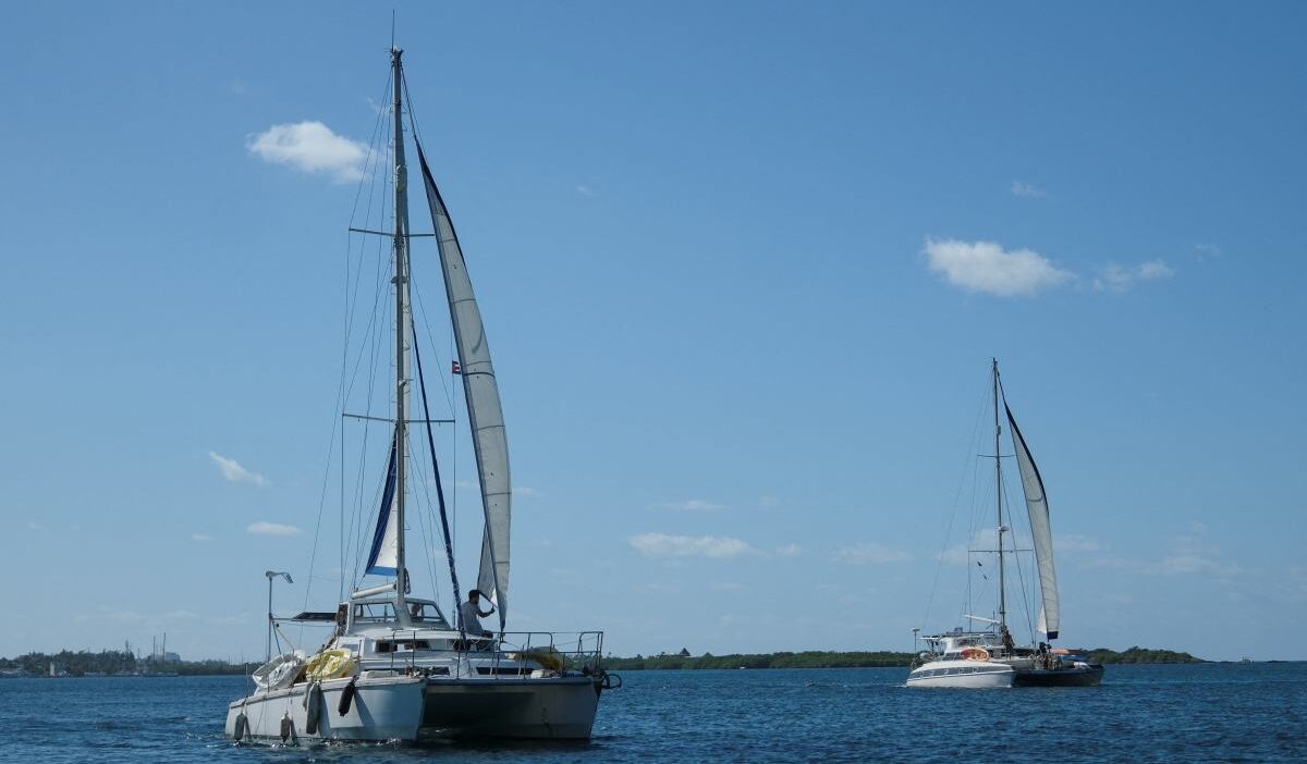 Küba'ya yardım taşıyan katamaranlardan haber alınamıyor 1 Kuba ya yardim tasiyan katamaranlardan haber alinamiyor 56204