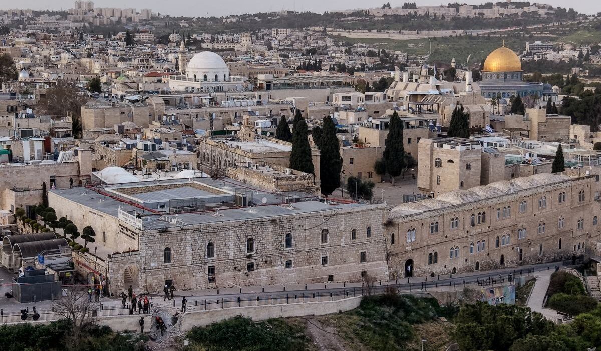 Kudus te palm pazar gecidi i ptal edildi mescid i aksa kisitlamalarla acildi 55007