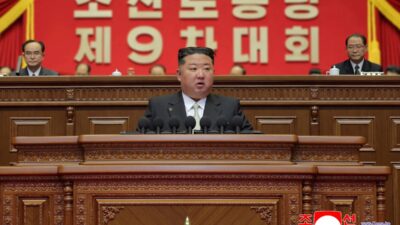 Kuzey koreali yetkililer nukleer silahsizlanma cabalarinin guvenlik risklerini artirdigini belirtti 50644