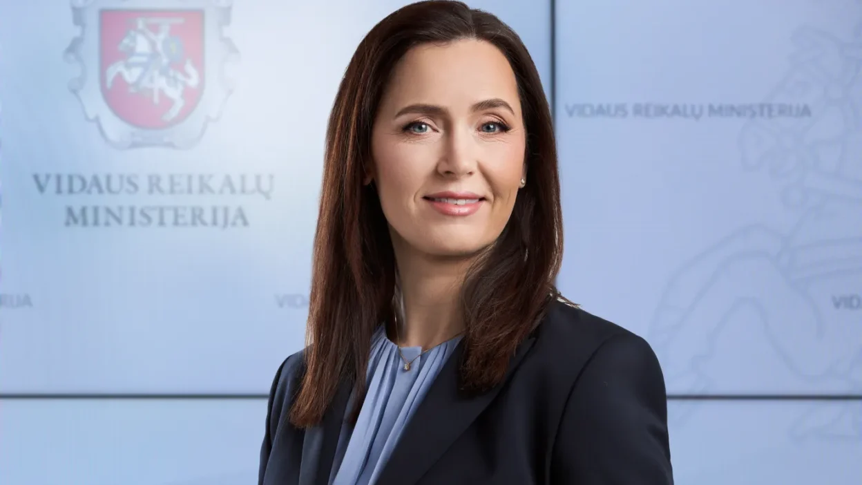 Litvanya hukumetinde polonyali varlik artiyor ana burkovskiene sivil savunmadan sorumlu 52802