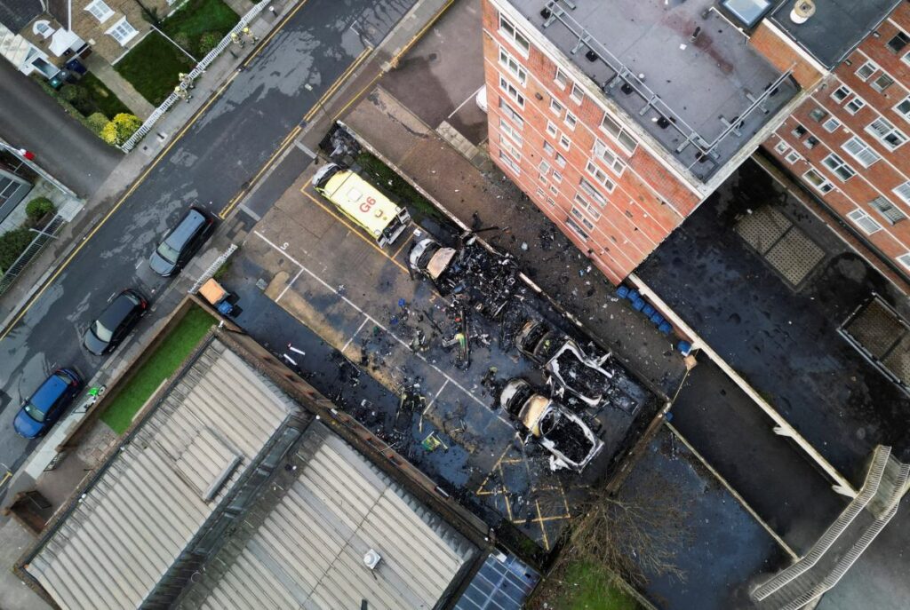 londra da hatzola ya ait ambulanslara atesli saldiri antisemitizm suphesi 54258