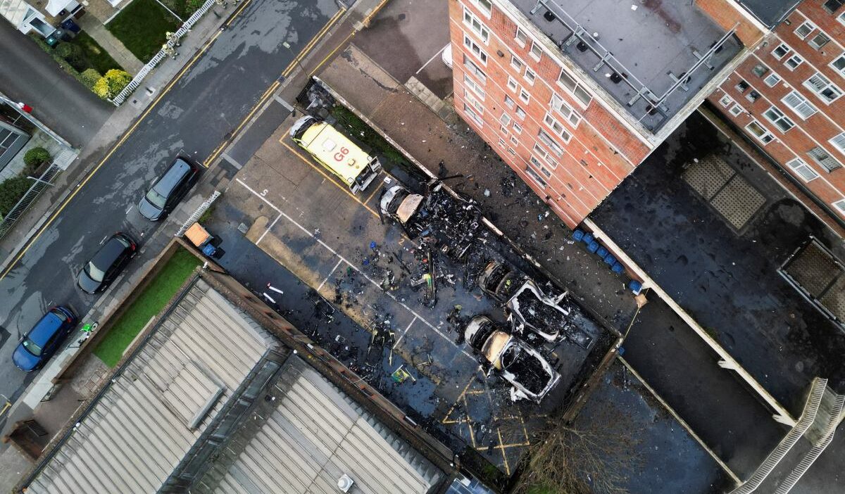 Londra da hatzola ya ait ambulanslara atesli saldiri antisemitizm suphesi 54258