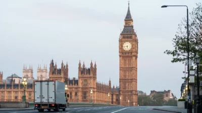 Londra da sinagog yakininda ambulanslara es zamanli saldiri 54255