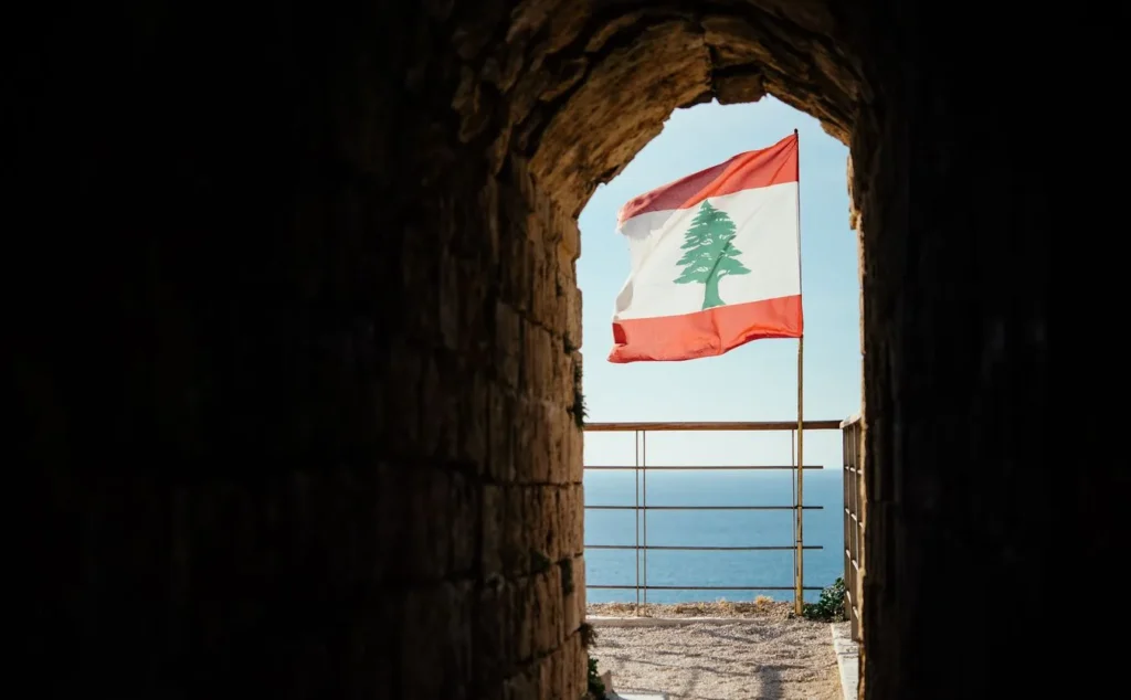 lubnan i ran buyukelcisini persona non grata i lan etti gorevinden ayrilmiyor 56724