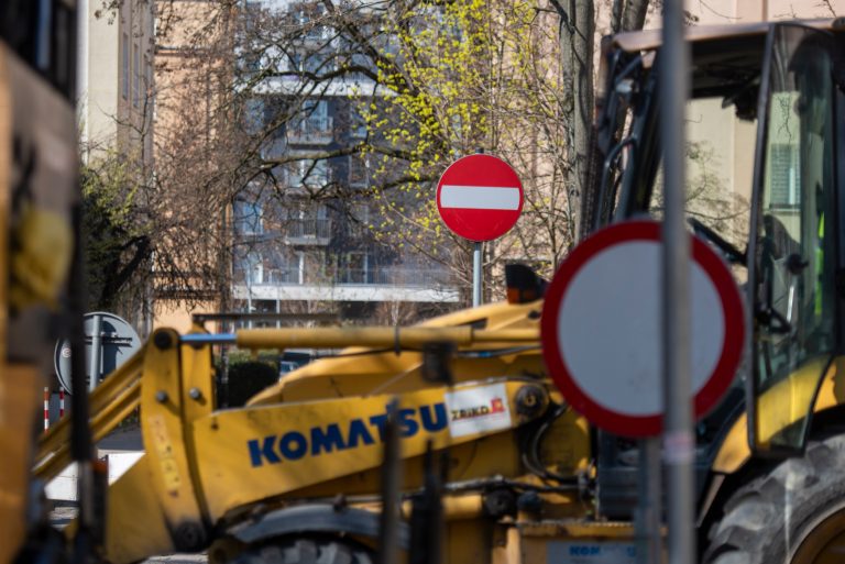 Malczewskiego caddesi nde 5 gun surecek yenileme calismasi ve 118 no lu otobuslerin rotasi degisecek 51335