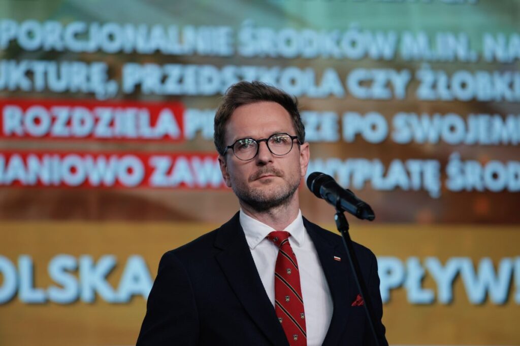 mazovya polisi alkollu surucuden ele gecirilen mustang i trafik denetimlerinde kullanacak 51506