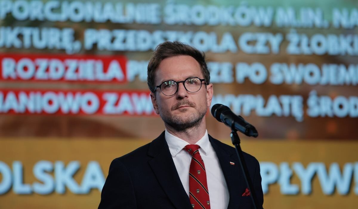 Mazovya polisi alkollü sürücüden ele geçirilen mustang'ı trafik denetimlerinde kullanacak 1 Mazovya polisi alkollu surucuden ele gecirilen mustang i trafik denetimlerinde kullanacak 51506