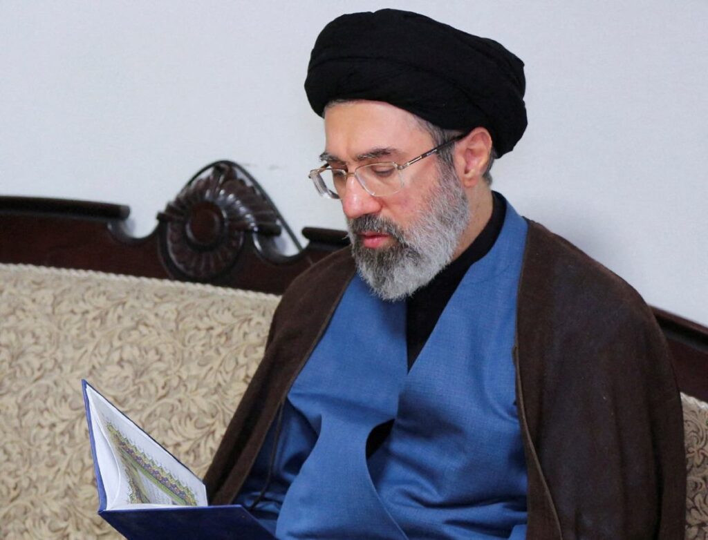 mojtaba khamenei i ran liderligi i cin one cikan i sim ve devrim muhafizlari baglantilari 51036