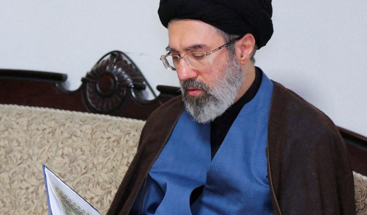 Mojtaba khamenei: i̇ran liderliği i̇çin öne çıkan i̇sim ve devrim muhafızları bağlantıları 1 Mojtaba khamenei i ran liderligi i cin one cikan i sim ve devrim muhafizlari baglantilari 51036