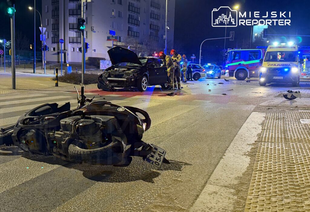 Motosiklet kirmizi isiga uymayinca kaza kurye hastaneye kaldirildi 50845