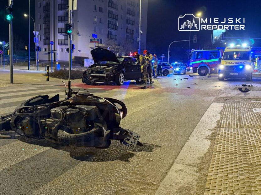 Motosiklet kirmizi isiga uymayinca kaza kurye hastaneye kaldirildi 50845