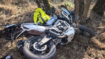 Niepor t te dw631 yolunda motosiklet ile otomobil carpismasi surucu hastaneye kaldirildi 50578